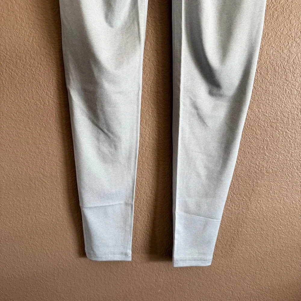 Under Armour Atheleisure Girls Light Gray Leggings Size Large NWT